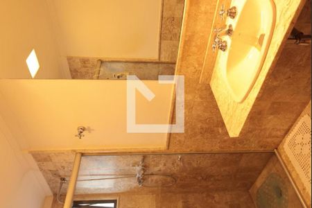 Apartamento à venda com 169m², 4 quartos e 3 vagasBanheiro da Suíte 1