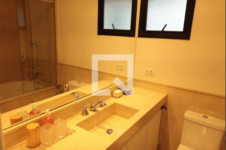 Apartamento à venda com 169m², 4 quartos e 3 vagasBanheiro da Suíte 2