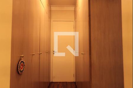 Apartamento à venda com 169m², 4 quartos e 3 vagasCloset da suíte 2