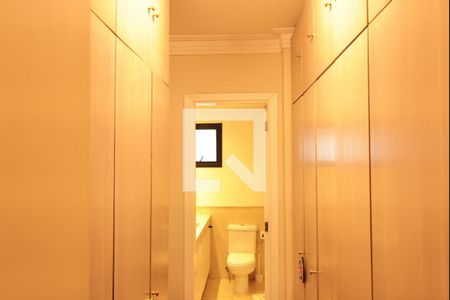 Apartamento à venda com 169m², 4 quartos e 3 vagasCloset da suíte 2