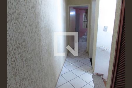 Casa à venda com 130m², 4 quartos e 2 vagasCorredor