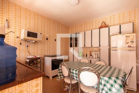 Casa para alugar com 236m², 3 quartos e 4 vagas Casa para alugar com 236m², 3 quartos e 4 vagasCozinha