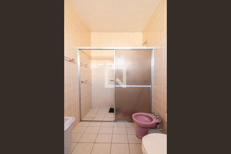 Casa para alugar com 236m², 3 quartos e 4 vagas Casa para alugar com 236m², 3 quartos e 4 vagasBanheiro Suíte