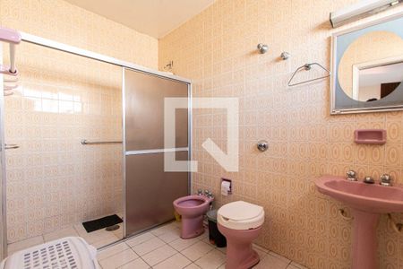 Casa para alugar com 236m², 3 quartos e 4 vagas Casa para alugar com 236m², 3 quartos e 4 vagasBanheiro Suíte