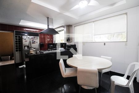 Casa de condomínio para alugar com 606m², 4 quartos e 2 vagas Casa de condomínio para alugar com 606m², 4 quartos e 2 vagasCozinha