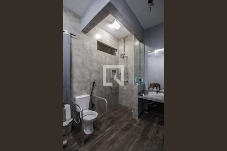 Casa de condomínio para alugar com 606m², 4 quartos e 2 vagas Casa de condomínio para alugar com 606m², 4 quartos e 2 vagasBanheiro Social