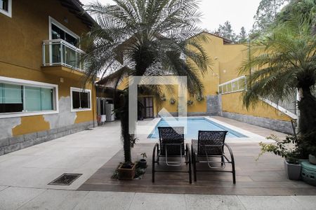 Casa de condomínio para alugar com 606m², 4 quartos e 2 vagas Casa de condomínio para alugar com 606m², 4 quartos e 2 vagasQuintal