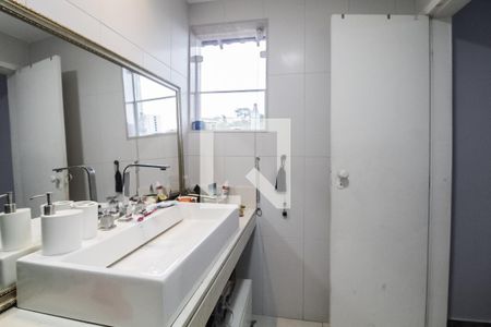Casa de condomínio para alugar com 606m², 4 quartos e 2 vagas Casa de condomínio para alugar com 606m², 4 quartos e 2 vagasBanheiro da suíte 4