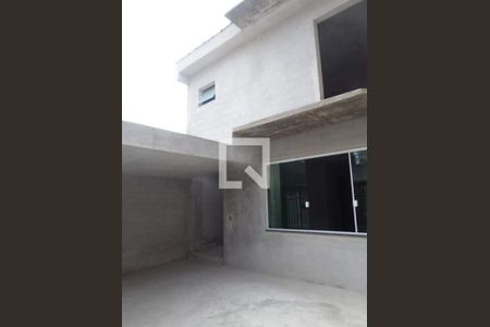 Casa à venda com 132m², 3 quartos e 2 vagas