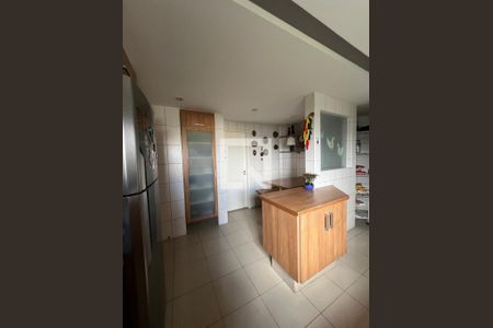 Apartamento à venda com 245m², 4 quartos e 4 vagas