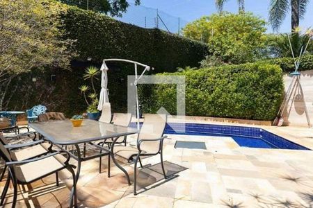 Casa de condomínio à venda com 330m², 5 quartos e 7 vagas