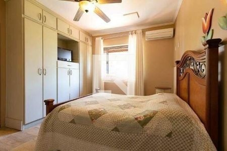 Casa de condomínio à venda com 330m², 5 quartos e 7 vagas