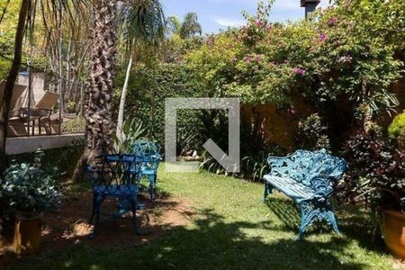 Casa de condomínio à venda com 330m², 5 quartos e 7 vagas