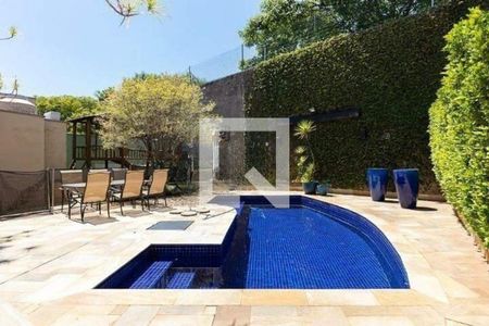 Casa de condomínio à venda com 330m², 5 quartos e 7 vagas