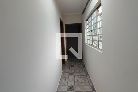 Casa à venda com 120m², 5 quartos e 3 vagas Casa à venda com 120m², 5 quartos e 3 vagasCorredor - Quartos
