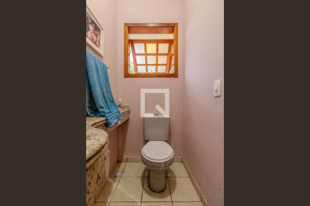 Casa à venda com 220m², 3 quartos e 4 vagas Casa à venda com 220m², 3 quartos e 4 vagasBanheiro 4