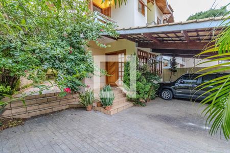 Casa à venda com 220m², 3 quartos e 4 vagas Casa à venda com 220m², 3 quartos e 4 vagasÁrea Externa