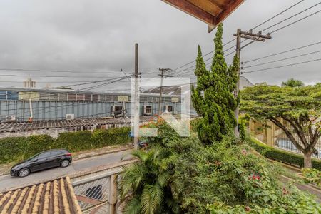 Casa à venda com 220m², 3 quartos e 4 vagas Casa à venda com 220m², 3 quartos e 4 vagasVista