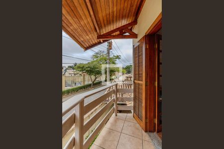 Casa à venda com 220m², 3 quartos e 4 vagas Casa à venda com 220m², 3 quartos e 4 vagasVaranda