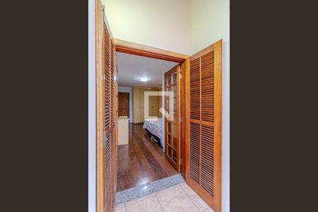 Casa à venda com 220m², 3 quartos e 4 vagas Casa à venda com 220m², 3 quartos e 4 vagasVaranda