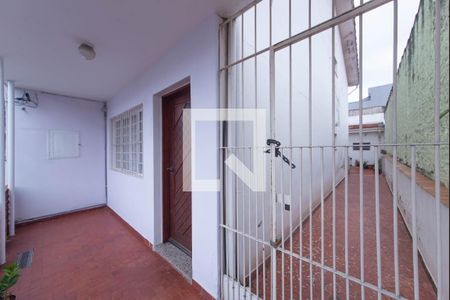 Casa à venda com 132m², 2 quartos e 2 vagas Casa à venda com 132m², 2 quartos e 2 vagasEntrada
