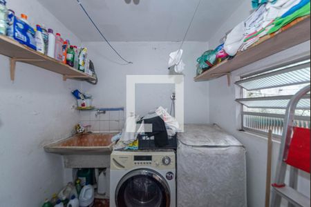 Casa à venda com 132m², 2 quartos e 2 vagas Casa à venda com 132m², 2 quartos e 2 vagasLavanderia