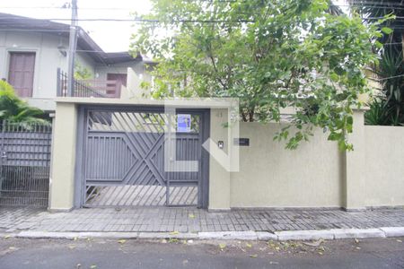 Casa à venda com 235m², 4 quartos e 3 vagasFachada