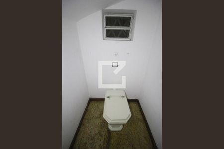 Casa à venda com 235m², 4 quartos e 3 vagasLavabo