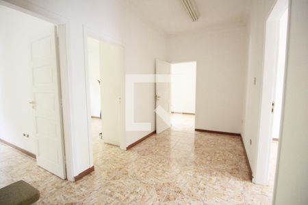 Casa à venda com 235m², 4 quartos e 3 vagasCorredor Quartos