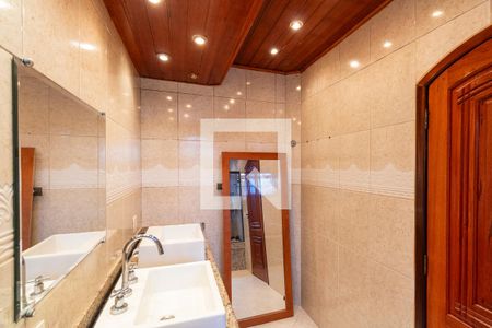 Casa de condomínio para alugar com 200m², 2 quartos e 3 vagas Casa de condomínio para alugar com 200m², 2 quartos e 3 vagasBanheiro do Quarto 2