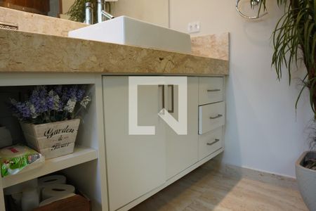 Casa à venda com 143m², 3 quartos e 2 vagasBanheiro