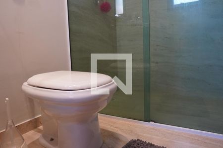 Casa à venda com 143m², 3 quartos e 2 vagasBanheiro da Suite 2 