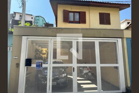 Casa à venda com 143m², 3 quartos e 2 vagas Casa à venda com 143m², 3 quartos e 2 vagasFachada