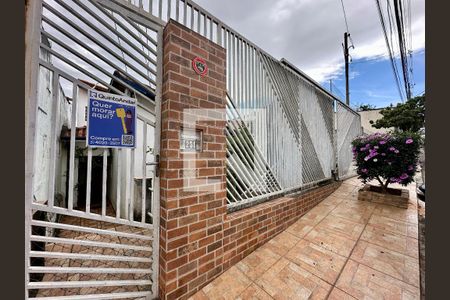 Casa à venda com 102m², 2 quartos e 1 vaga Casa à venda com 102m², 2 quartos e 1 vagaFachada