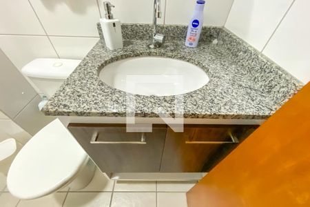 Apartamento à venda com 79m², 2 quartos e 1 vaga Apartamento à venda com 79m², 2 quartos e 1 vagaBanheiro Social