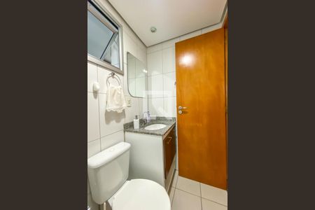 Apartamento à venda com 79m², 2 quartos e 1 vaga Apartamento à venda com 79m², 2 quartos e 1 vagaBanheiro Social