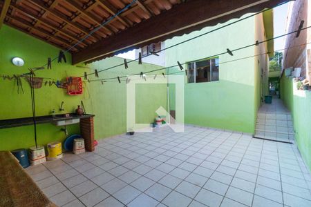 Casa à venda com 120m², 3 quartos e 1 vaga Casa à venda com 120m², 3 quartos e 1 vagaQuintal