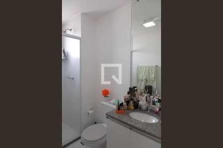 Apartamento à venda com 74m², 2 quartos e 2 vagas Apartamento à venda com 74m², 2 quartos e 2 vagasBanheiro da Suíte