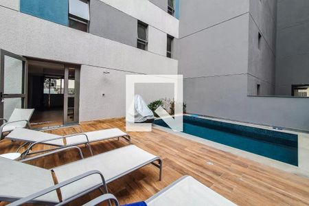 Apartamento à venda com 25m², 1 quarto e sem vaga Apartamento à venda com 25m², 1 quarto e sem vagaÁrea comum - Piscina