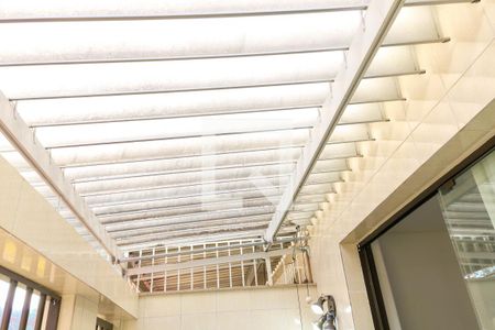 Casa de condomínio à venda com 85m², 2 quartos e 1 vaga Casa de condomínio à venda com 85m², 2 quartos e 1 vagaTeto abre e fecha  na Varanda