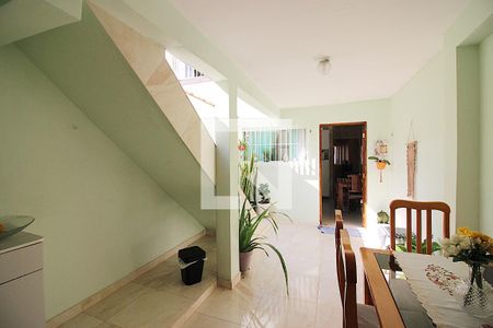 Casa à venda com 81m², 2 quartos e 1 vagaQuintal