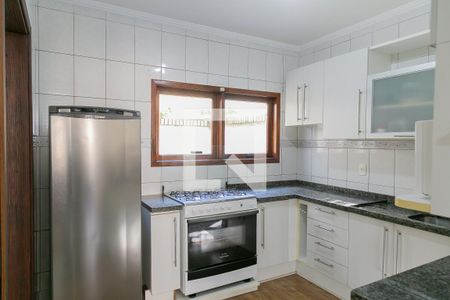 Casa à venda com 205m², 4 quartos e 2 vagas Casa à venda com 205m², 4 quartos e 2 vagasCozinha
