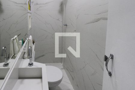 Casa à venda com 111m², 3 quartos e 2 vagas Casa à venda com 111m², 3 quartos e 2 vagasBanheiro Social