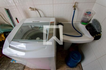 Casa à venda com 170m², 3 quartos e 2 vagas Casa à venda com 170m², 3 quartos e 2 vagasÁrea de serviço