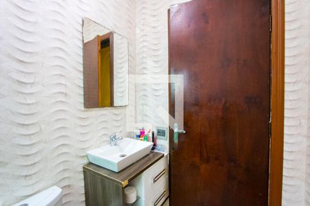 Casa à venda com 170m², 3 quartos e 2 vagas Casa à venda com 170m², 3 quartos e 2 vagasBanheiro social