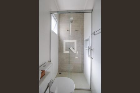 Casa à venda com 340m², 4 quartos e 4 vagasBanheiro do Quarto 2 (suíte)