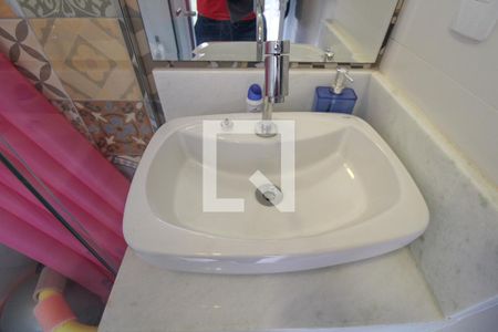 Casa à venda com 340m², 4 quartos e 4 vagasBanheiro da Piscina