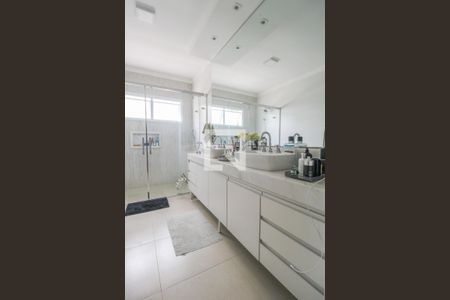 Casa à venda com 340m², 4 quartos e 4 vagasBanheiro do Quarto 3 (suíte master)