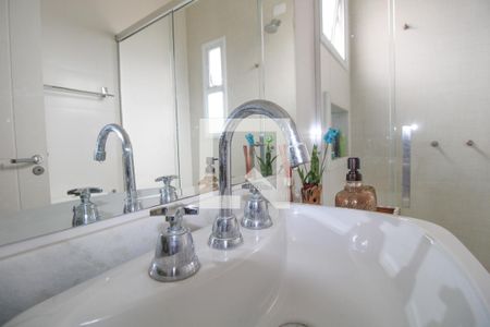 Casa à venda com 340m², 4 quartos e 4 vagasBanheiro do Quarto 1 (suíte)