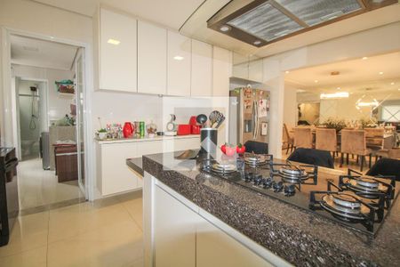 Casa à venda com 340m², 4 quartos e 4 vagasCozinha